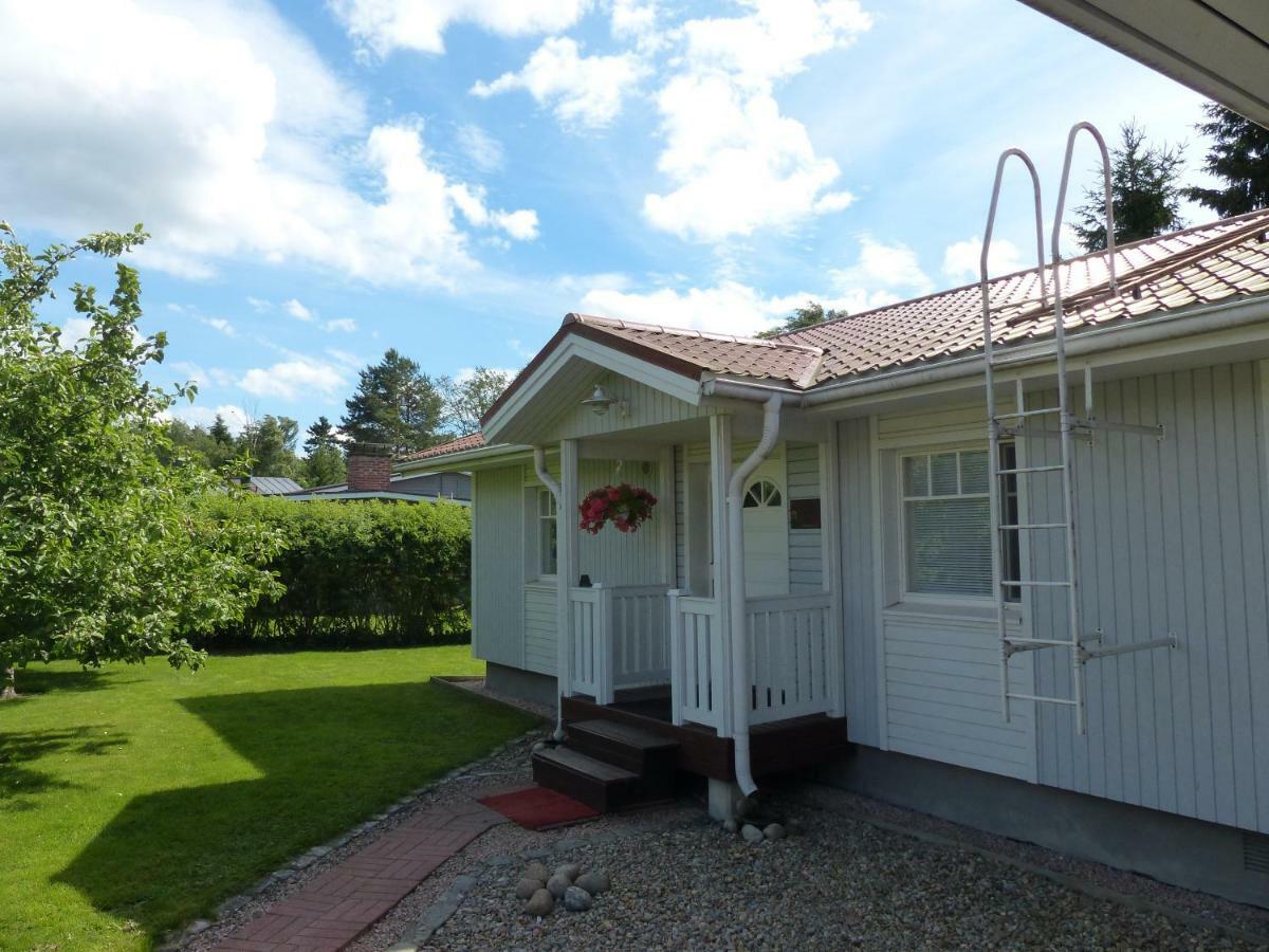 Westbay Inn Vaasa Exterior photo